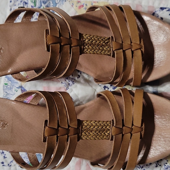 UGG Wedge Sandals Size 8 - Picture 7 of 10